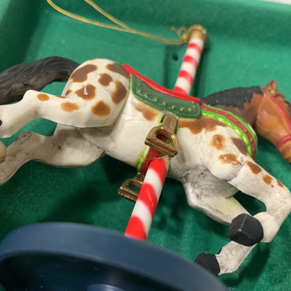 Carousel horse ornament Enesco 1983 - Picture 10 of 11
